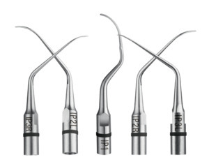 Ultrazvukové titanové a karbonové koncovky pro hygienu okolo implantátů